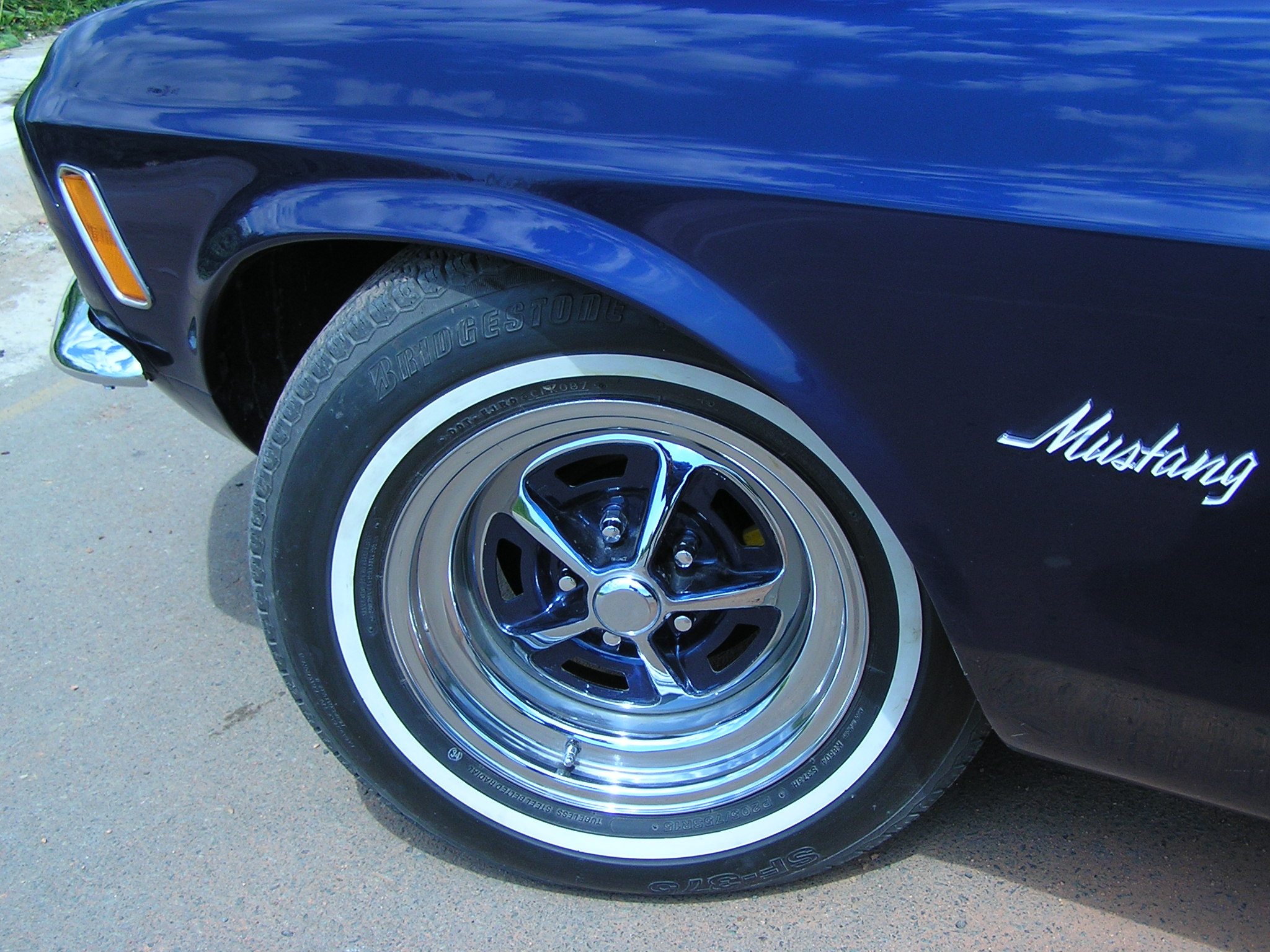 Khám phá xe cổ Ford Mustang 1970 tại Sài Gòn_14