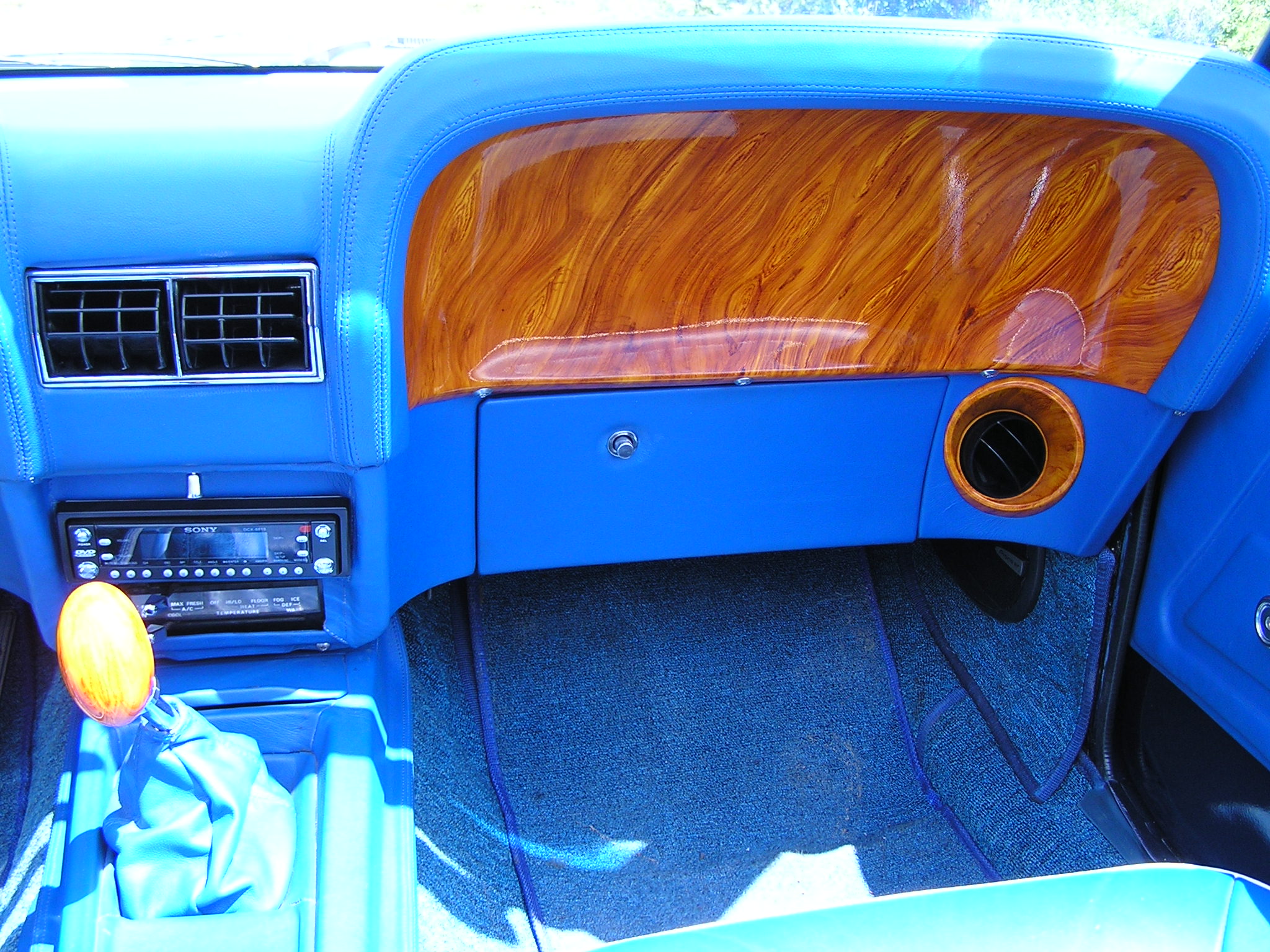 Khám phá xe cổ Ford Mustang 1970 tại Sài Gòn_8