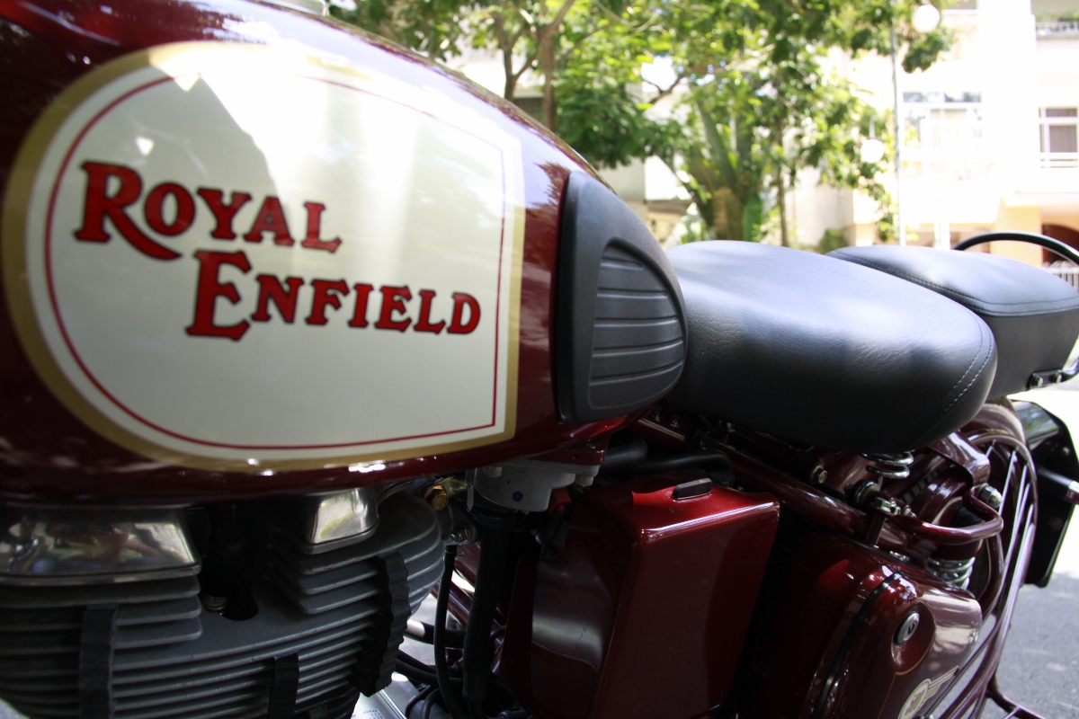 Royal-Enfield-Classic-500-mo-to-quy-toc-hang-doc-tai-Viet-Nam-anh-12