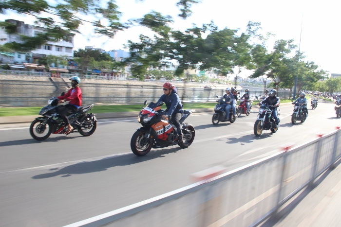 Bi-quyet-cham-xe-cua-hang-nghin-biker-Benelli-Vietnam-Team-anh-10