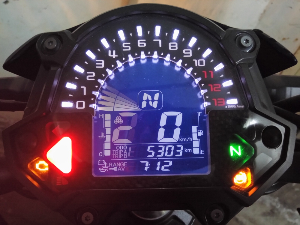 Kawasaki-Z900-2017-nakedbike-cong-nghe-xe-dua-voi-gia-hap-dan-anh-21