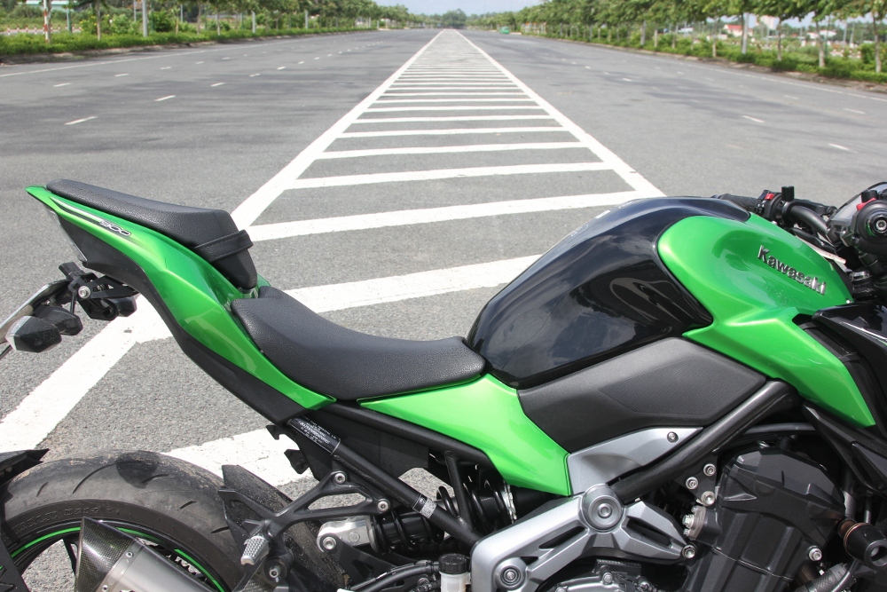 Kawasaki-Z900-2017-nakedbike-cong-nghe-xe-dua-voi-gia-hap-dan-anh-7