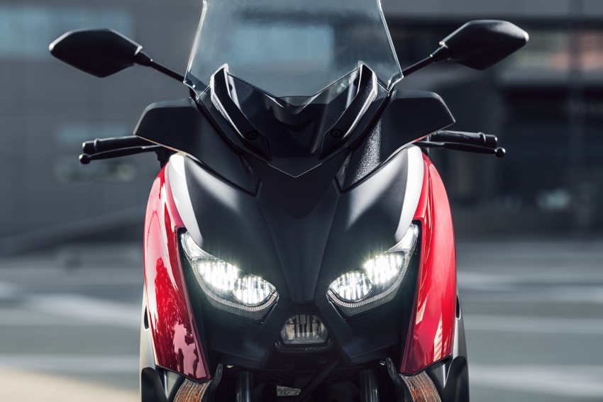 Yamaha-X-Max-125cc-2018-co-he-thong-kiem-soat-do-bam-duong-anh-5