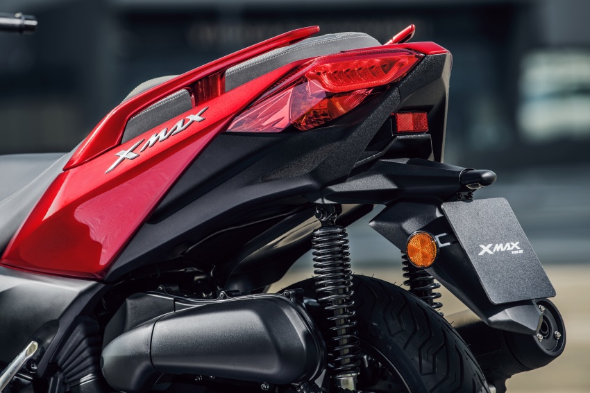 Yamaha-X-Max-125cc-2018-co-he-thong-kiem-soat-do-bam-duong-anh-14