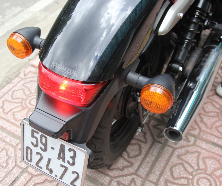 Honda-Shadow-750-Quy-ong-diem-tinh-tren-pho-thi-anh-7
