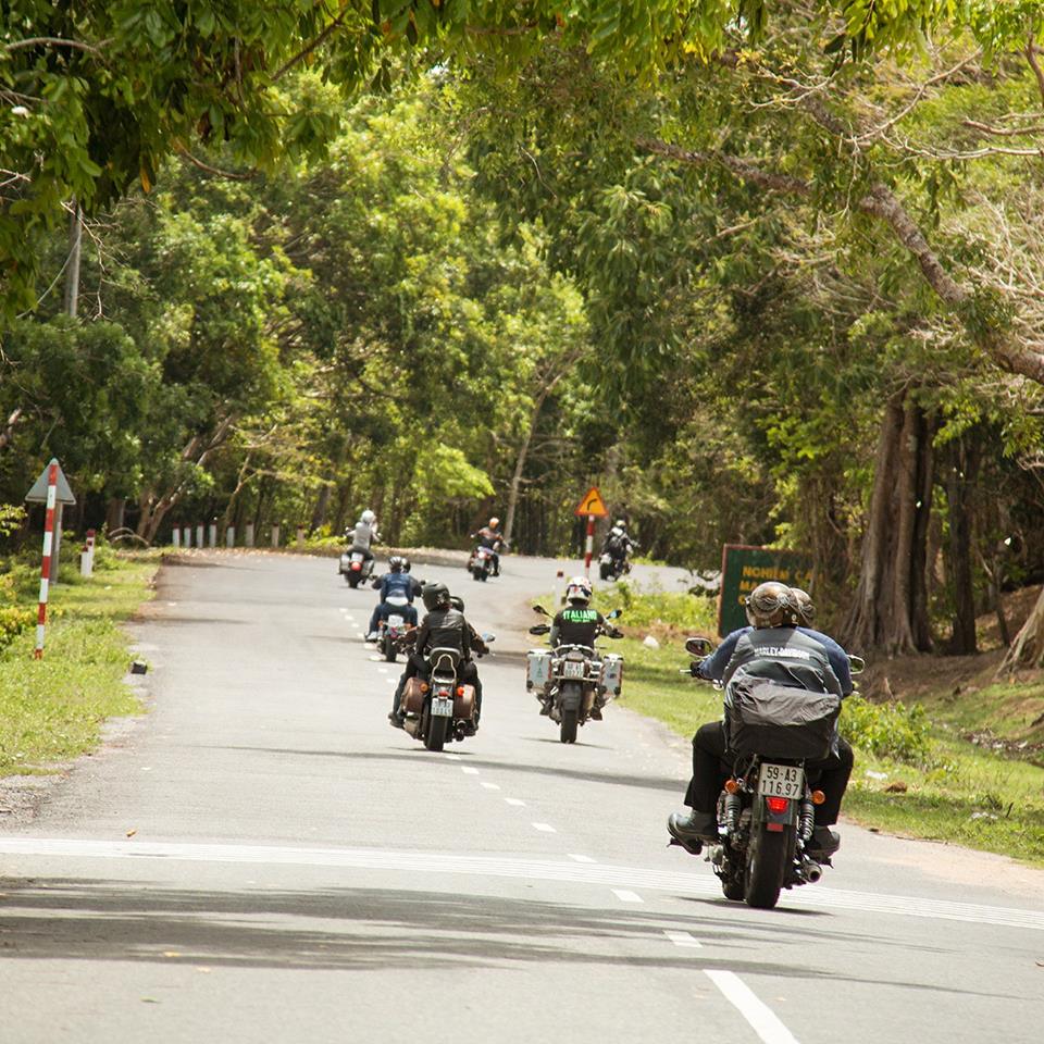 Tin-do-Harley-Davidson-Viet-Nam-to-chuc-phuot-tu-thien-Giang-sinh-anh-9