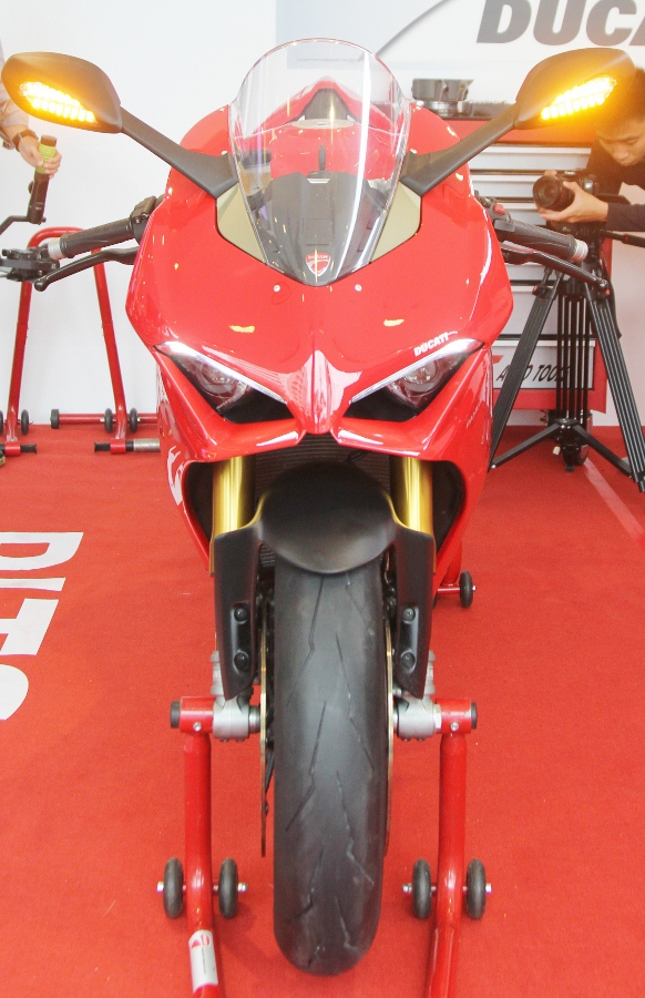 Ducati-gioi-thieu-mo-to-manh-nhat-the-gioi-Panigale-V4-S-tai-Sai-Gon-anh-11