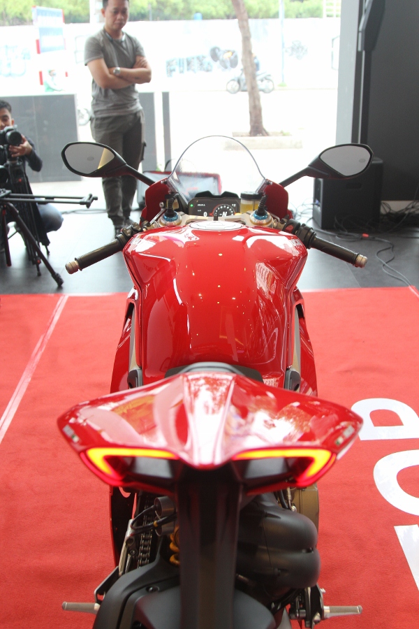 Ducati-gioi-thieu-mo-to-manh-nhat-the-gioi-Panigale-V4-S-tai-Sai-Gon-anh-12