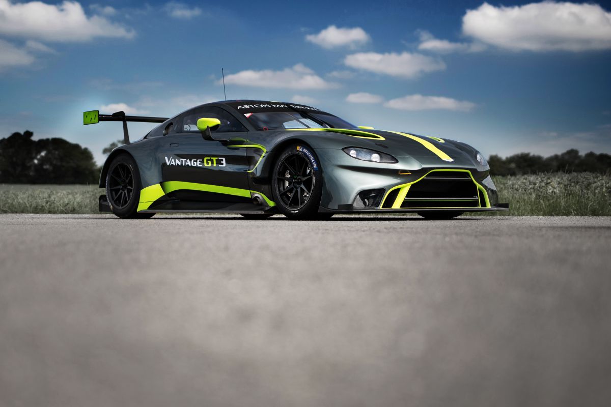 Aston-Martin-trinh-lang-hai-sieu-xe-dua-Vantage-GT3-va-GT4-anh-2