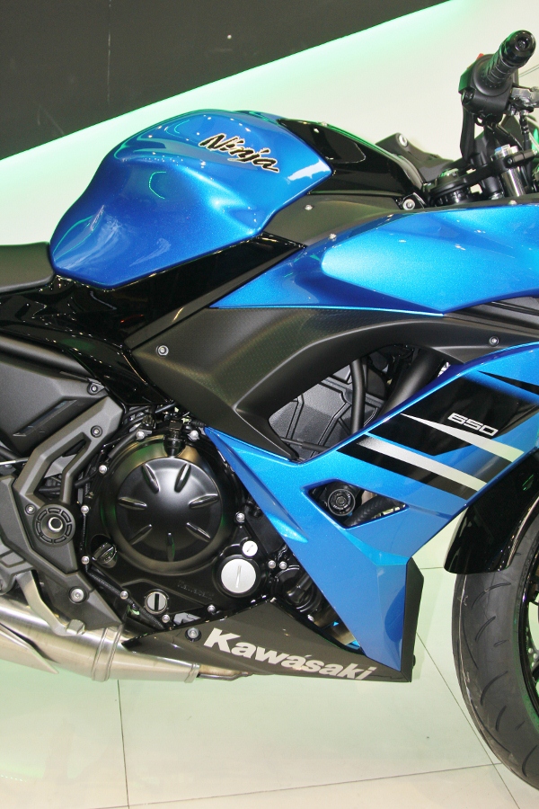 Kawasaki-Ninja-650-2018-Sportbike-an-so-tren-duong-Viet-anh-7