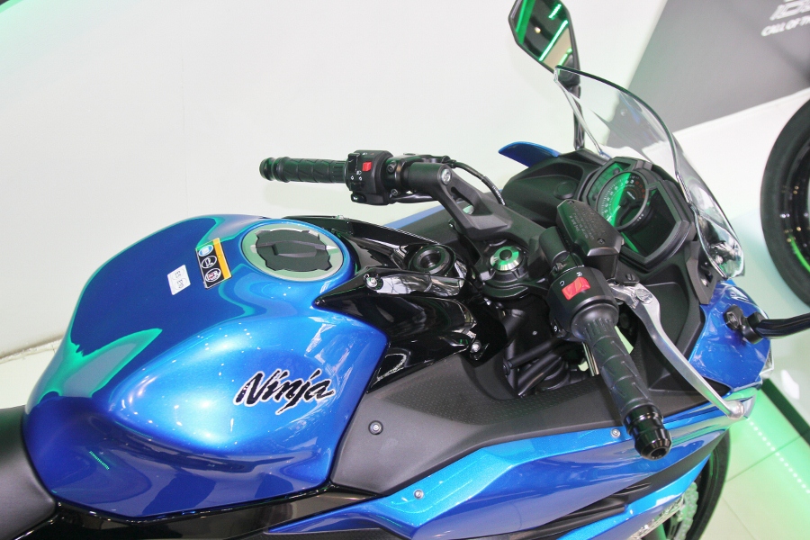 Kawasaki-Ninja-650-2018-Sportbike-an-so-tren-duong-Viet-anh-5
