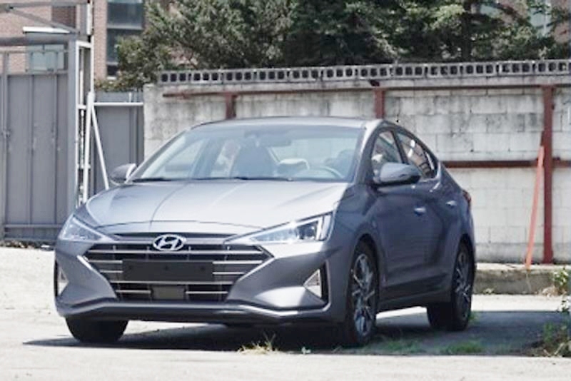 Sedan-Hyundai-Elantra-2019-lo-them-hinh-anh-Dep-nhu-xe-sang-anh-1