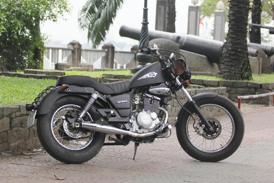  Suzuki GZ1 - Una Mini moto touring que vale cada kilómetro
