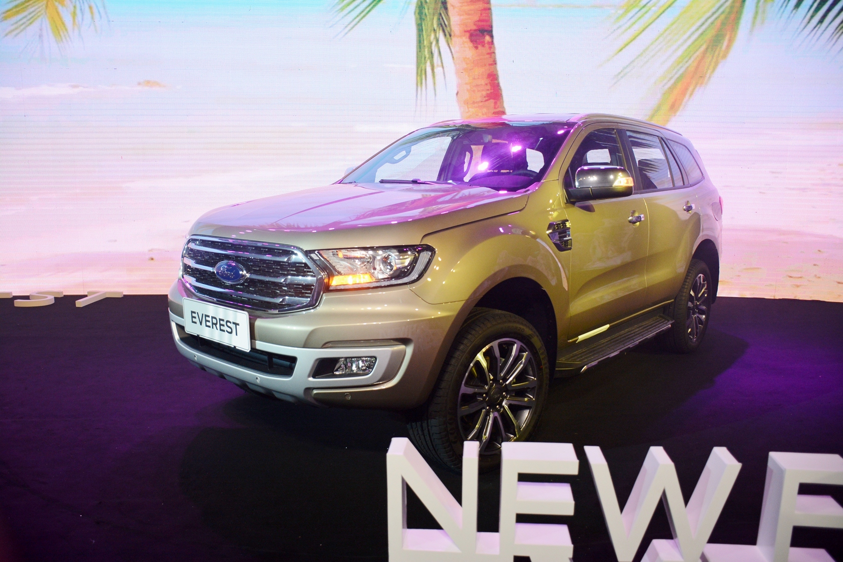 Ford-Everest-2018-dong-co-2-0L-Turbo-gia-1-399-ty-dong-anh-1