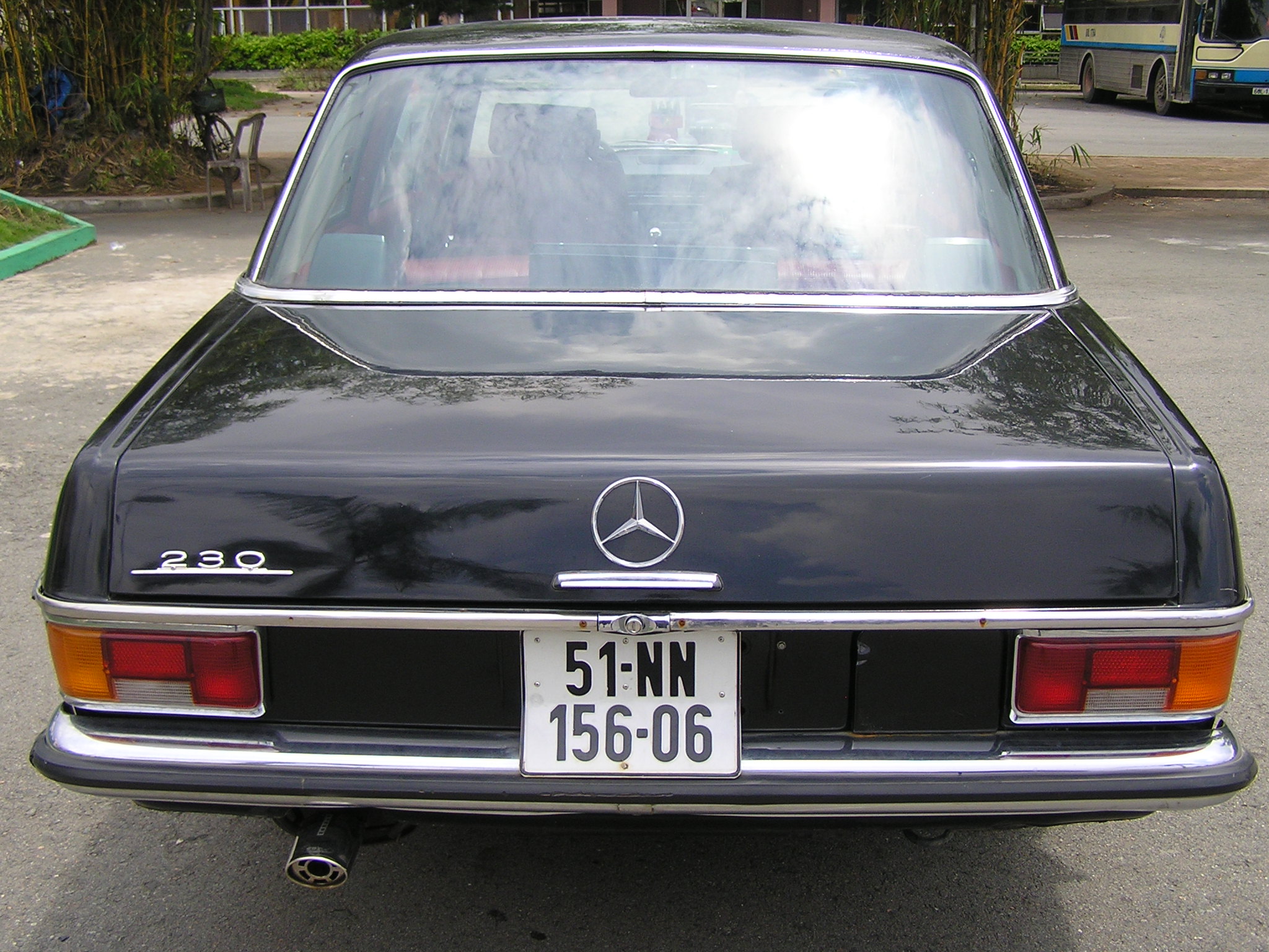 Trai-nghiem-qua-khu-ngot-ngao-tren-Mercedes-Benz-Limousine-230E-1969-anh-6