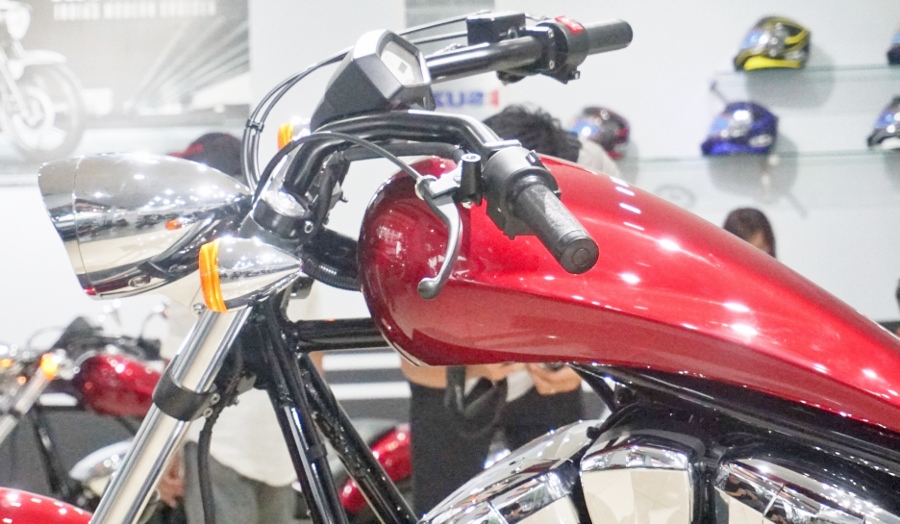 Honda-Fury-2018-Dua-biker-Viet-len-dinh-phong-cach-lai-xe-phong-khoang-anh-5