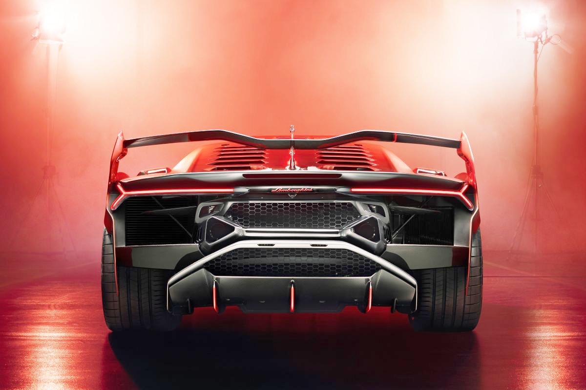 Sieu-xe-dua-Lamborghini-SC18-2018-anh-5