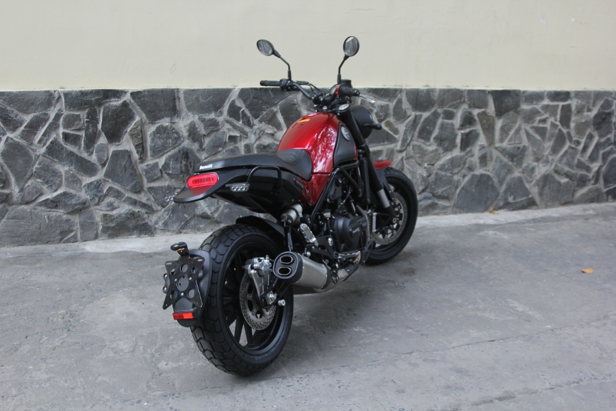 Benelli-Leoncino-500-2019-anh-2