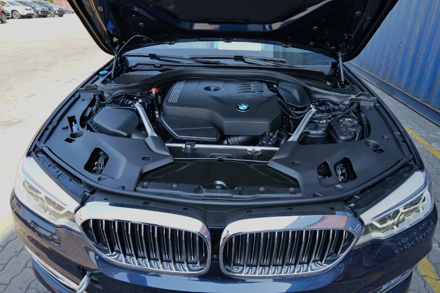 Lo-xe-BMW-530i-va-520i-2019-cap-cang-tai-Sai-Gon-Twin-Power-Turbo-anh-2