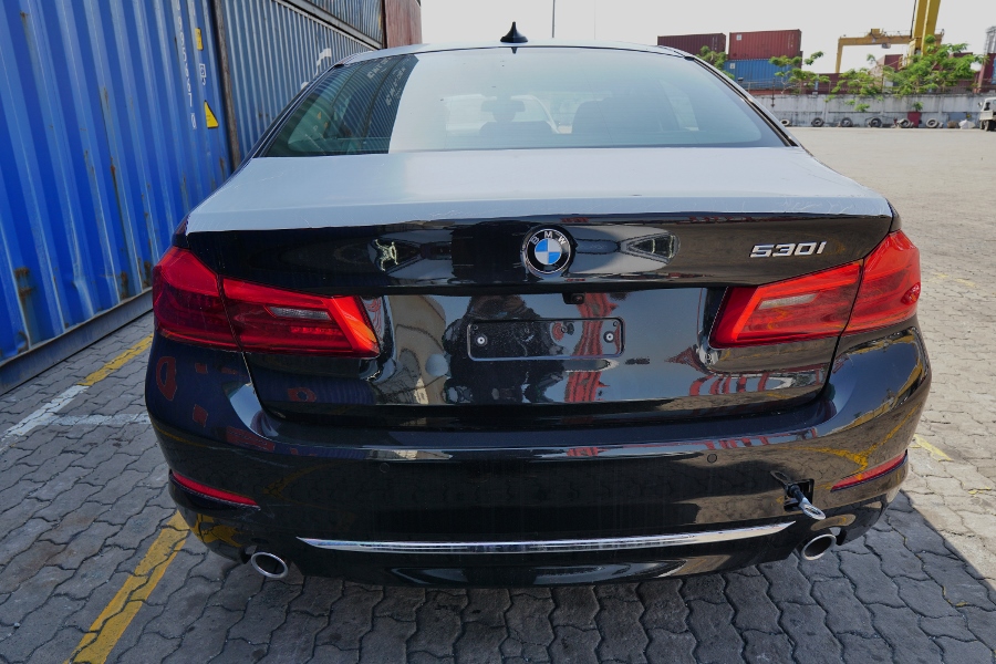 Lo-xe-BMW-530i-va-520i-2019-cap-cang-tai-Sai-Gon-anh-9