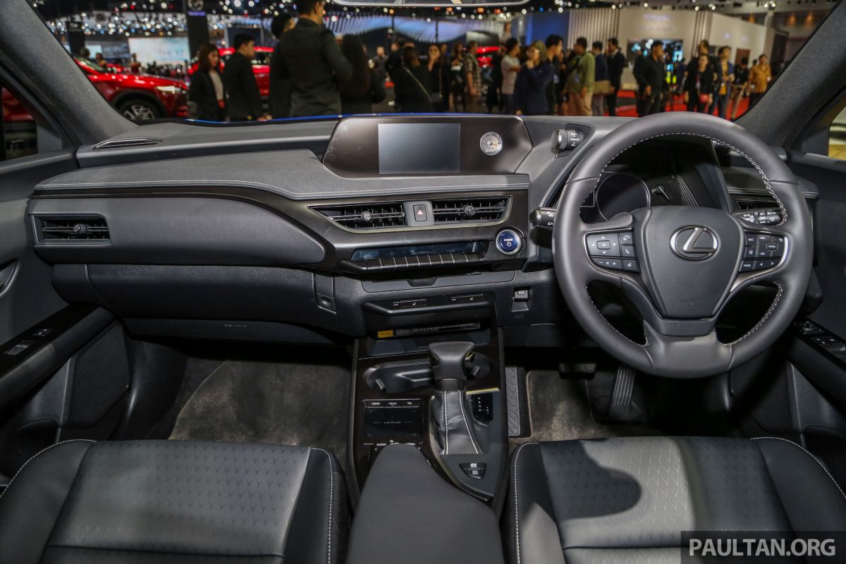 Lexus-UX-250h-BIMS-2019-anh-6