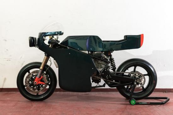 energica-apache-customs-motorcycles-midnight-runner-mo-to-dien-cafe-racer-retro-anh11
