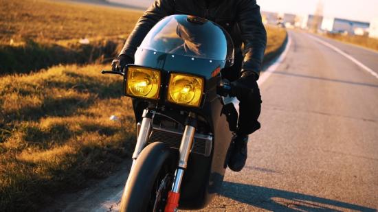 energica-apache-customs-motorcycles-midnight-runner-mo-to-dien-cafe-racer-retro-anh5