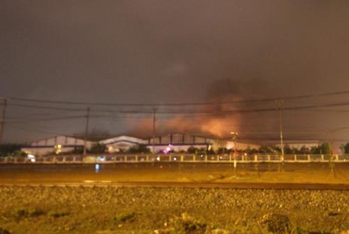 Nhà máy ôtô Trường Hải bất ngờ cháy lớn