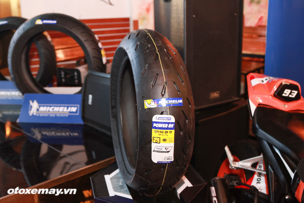 Lốp siêu chất Michelin Power RS cho Sportbike Việt Nam