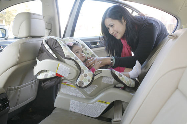 Nhiều hãng xe nghiên cứu tính năng cảnh báo bỏ quên trẻ nhỏ trên ôtô