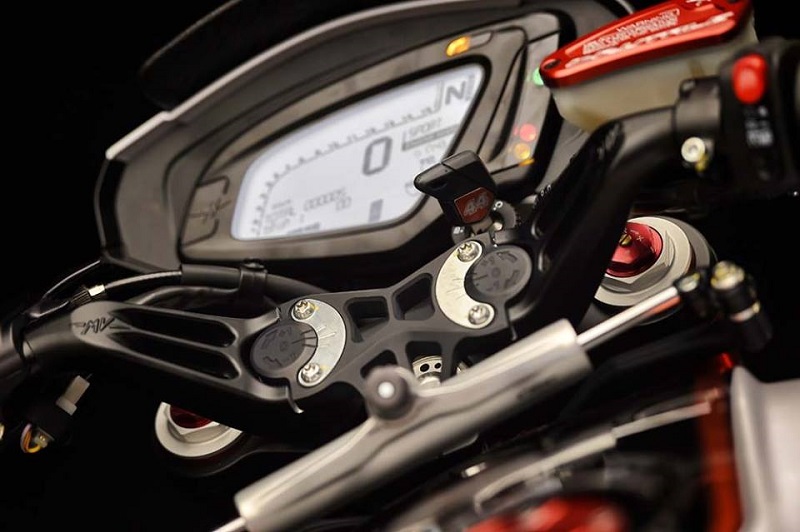 MV Agusta phát triển phiên bản mới dành riêng cho Lewis Hamilton - ảnh7