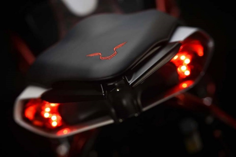 MV Agusta phát triển phiên bản mới dành riêng cho Lewis Hamilton - ảnh9