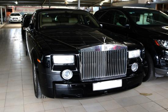 Bắt gặp Roll-Royce Phantom “Rồng” được bán tại chợ xe cũ Sài Gòn_ảnh2