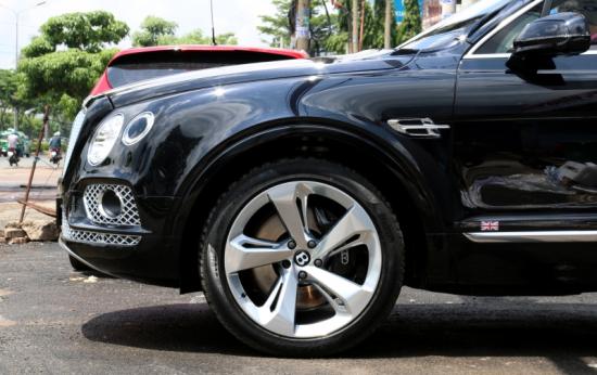 Ngắm SUV Bentley Bentayga giá 23 tỷ đồng tại Sài Thành_ảnh4