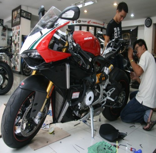 Xe mô tô Ducati 1199 Panigale S 2012 bản Tricolore về Sài Gòn