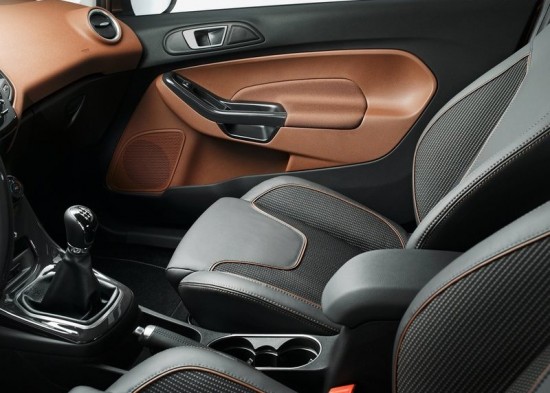 Ford Fiesta lỗi túi khí 2 Ford Fiesta lỗi túi khí 3