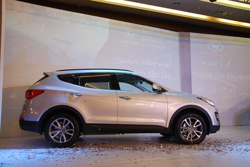 Ra mắt Hyundai Santa Fe và i30 mới tại Việt Nam 2 Ra mắt Hyundai Santa Fe và i30 mới tại Việt Nam 2