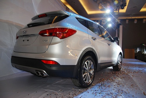 Ra mắt Hyundai Santa Fe và i30 mới tại Việt Nam 3 Ra mắt Hyundai Santa Fe và i30 mới tại Việt Nam 3