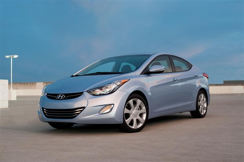 Elantra lại thủ thắng vì điểm đúng huyệt xe Nhật 1