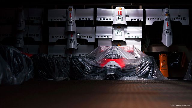 McLaren xé lẻ bộ sưu tập xe đua cho các Showroom