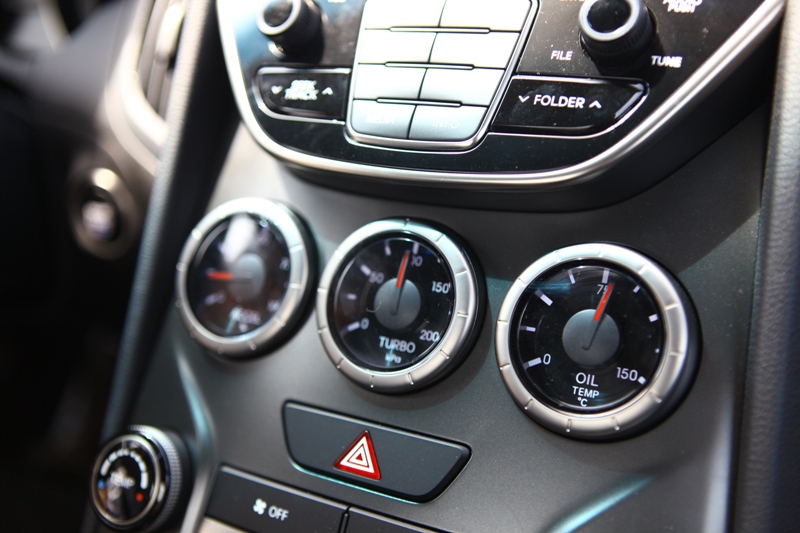 Hyundai Genesis Coupe 2013 - nhiều cải tiến, giá tăng ít 5 Hyundai Genesis Coupe 2013 - nhiều cải tiến, giá tăng ít 5