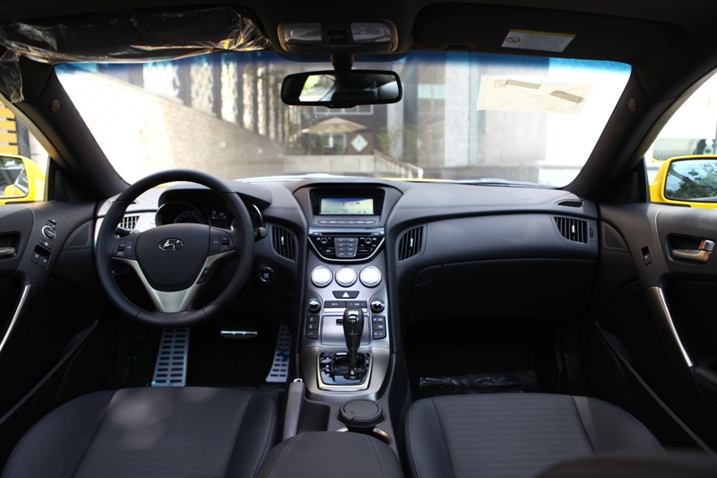 Hyundai Genesis Coupe 2013 - nhiều cải tiến, giá tăng ít 9 Hyundai Genesis Coupe 2013 - nhiều cải tiến, giá tăng ít 9