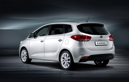 Kia Carens thế hệ mới có thêm hàng ghế thứ 3_1 Kia Carens thế hệ mới có thêm hàng ghế thứ 3_1