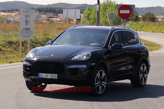 Porsche Cayenne 2015 sẽ ra mắt cùng thời điểm với Macan