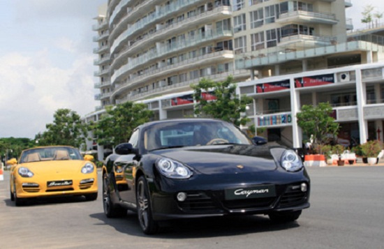Lốp Bridgestone lại chọn Porsche để trao giải