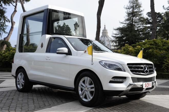 Mercedes giới thiệu M-Class đặc biệt dành cho Giáo hoàng