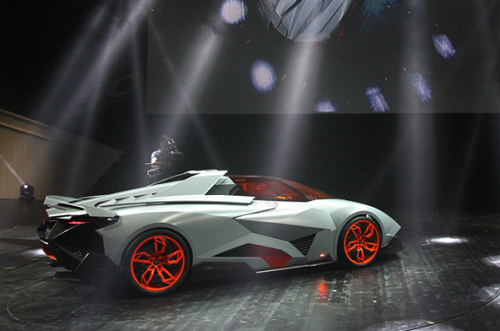 Lamborghini kỷ niệm tuổi 50 bằng concept trực thăng tấn công