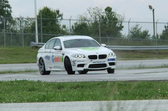 Thử độ kiên nhẫn với kỷ lục drift xe BMW liên tục gần 2 giờ