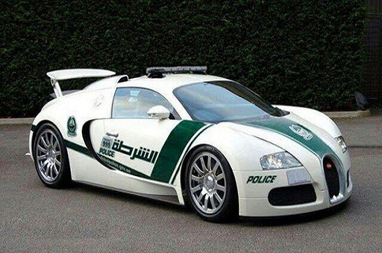 Cảnh sát Dubai dùng Bugatti làm xe đi tuần 