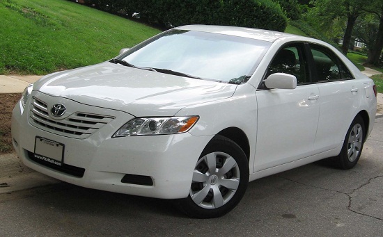 Consumer Reports yêu cầu Toyota thu hồi Camry hybrid lỗi phanh